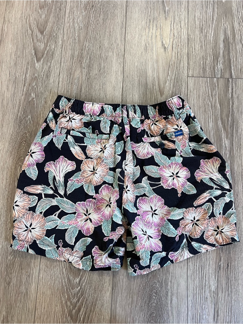chubbies Black Floral Print Men’s Shorts - Picture 6 of 10